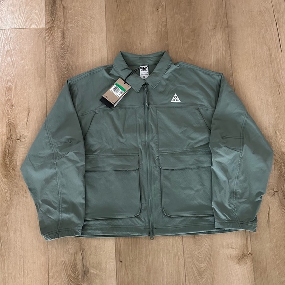 Nike ACG Jackets & Blazers - Brand New Nike ACG UV Smith Summit Jacket. Women’s XL